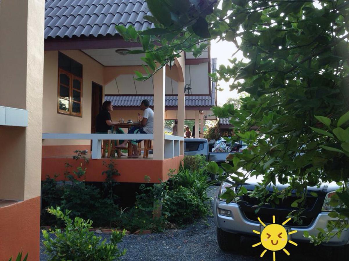 Chuanchom Resort Phatthalung Buitenkant foto